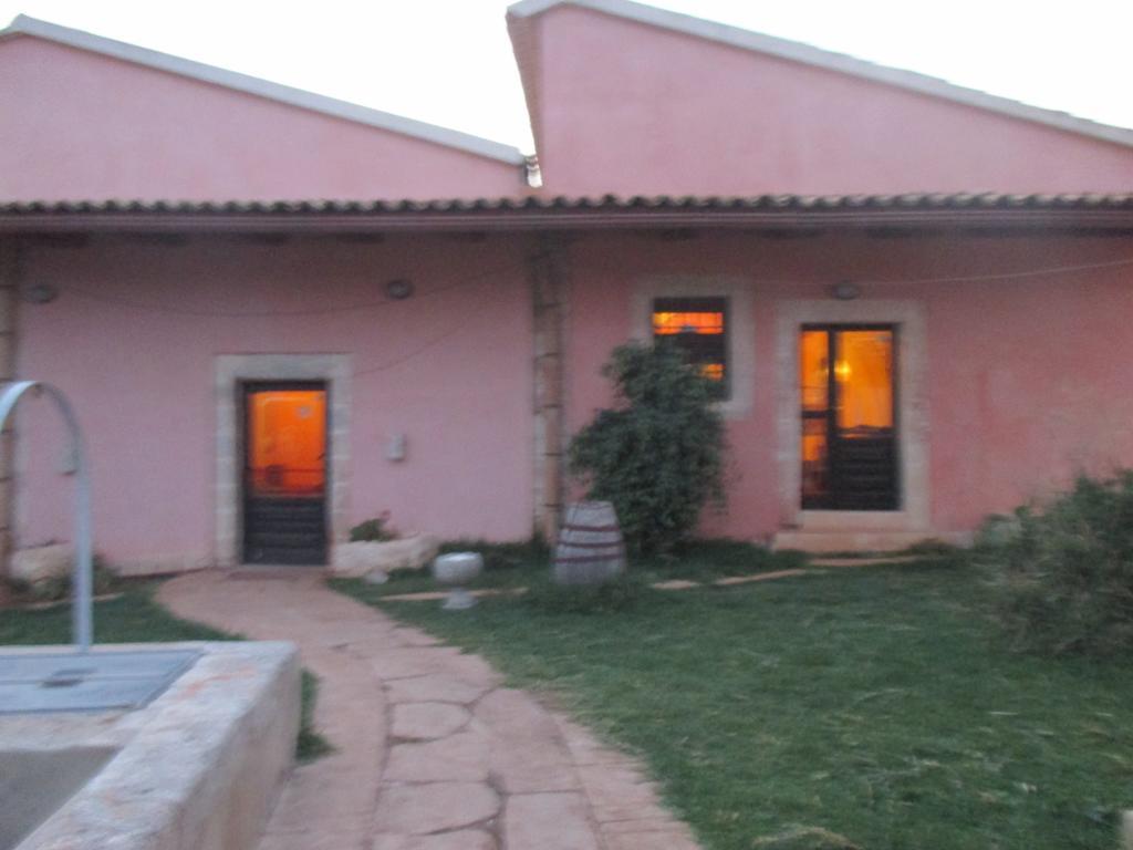 Le Mangiatoie Del Re Giordano Villa Avola Kültér fotó